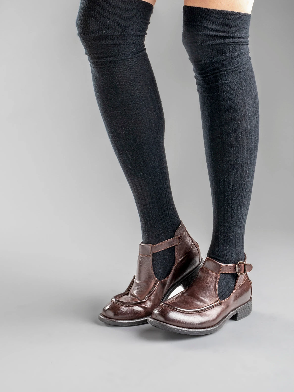 CALIXTE 032 - Brown Leather Cut-Out Loafers - Image 6